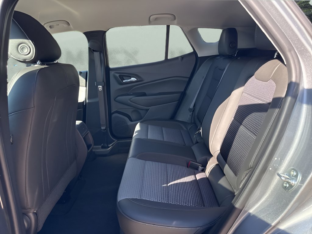 Used 2025 Chevrolet Trax LT w/ LT Convenience Package FWD image 10