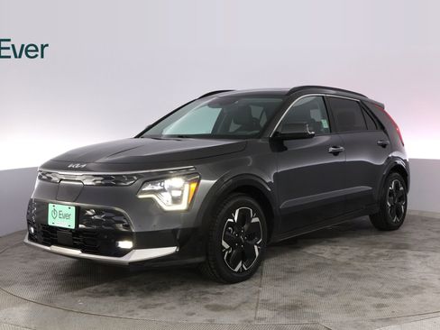 Used 2023 Kia Niro Wave FWD image 2