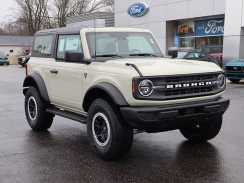New 2025 Ford Bronco 2-Door w/ Sasquatch Package image 2