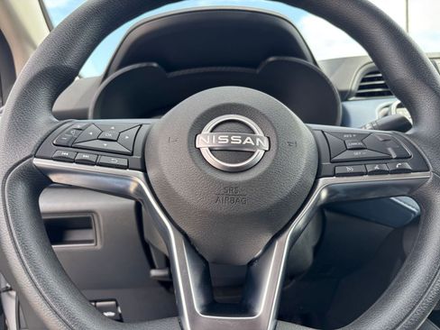 Used 2025 Nissan Versa SV FWD image 25