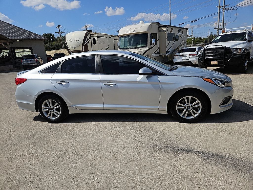 Used 2017 Hyundai Sonata SE FWD image 9