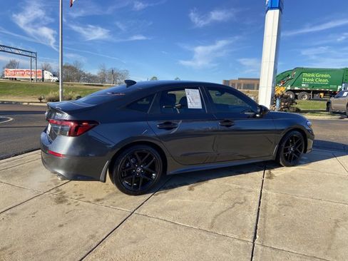 Used 2025 Honda Civic Sport image 11