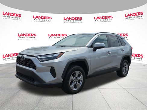 Used 2024 Toyota RAV4 XLE AWD/4WD image 7