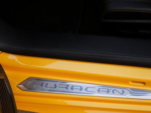 Used 2018 Lamborghini Huracan LP 580-2 image 18