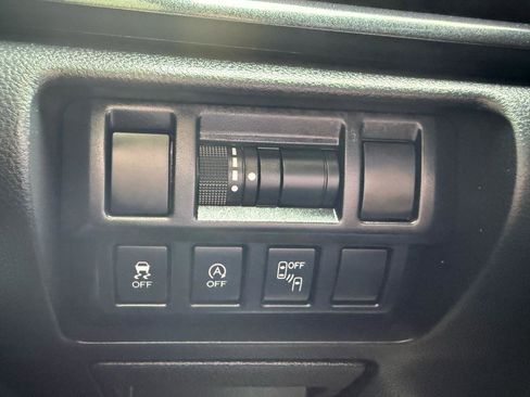 Used 2022 Subaru Crosstrek 2.5i Sport w/ Moonroof Package image 24