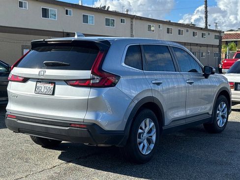 Used 2023 Honda CR-V LX image 3