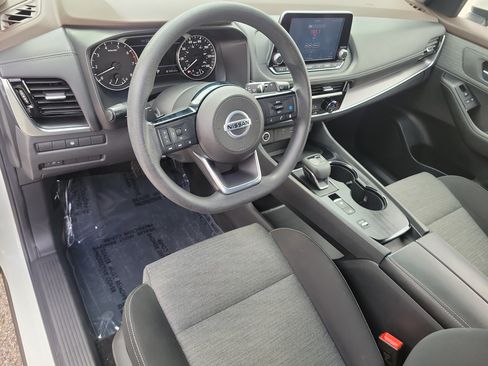 Certified 2021 Nissan Rogue SV FWD image 13