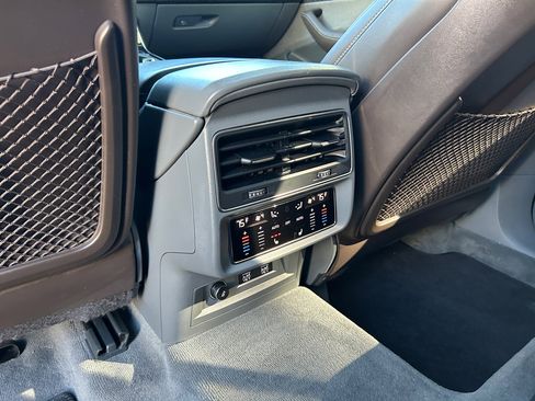 Used 2019 Audi Q8 Prestige w/ Luxury Package image 17