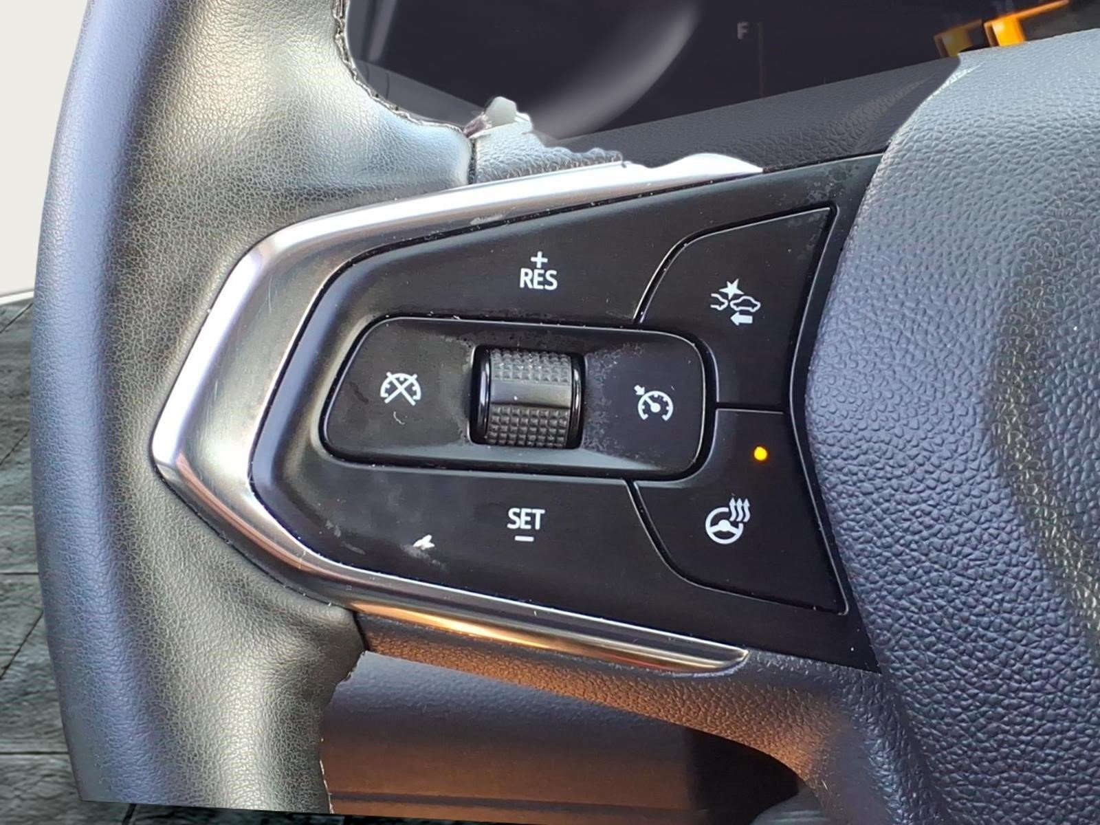 Used 2024 Chevrolet Trax LT w/ LT Convenience Package FWD image 24