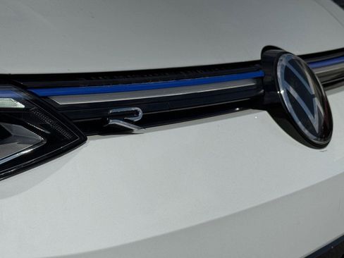Used 2022 Volkswagen Golf R image 18