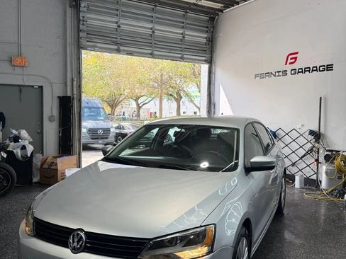 Used 2014 Volkswagen Jetta SE FWD image 1
