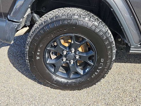 Used 2019 Jeep Wrangler Unlimited Sahara w/ Quick Order Package 24M Moab image 9