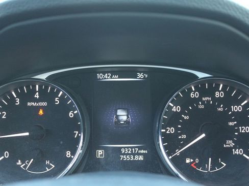 Used 2015 Nissan Rogue S image 29