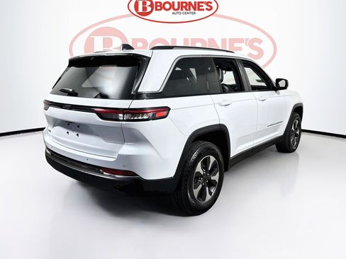 Used 2023 Jeep Grand Cherokee 4WD 4xe w/ Luxury Tech Group II image 12