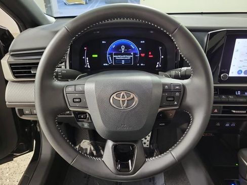 Used 2026 Toyota Camry SE FWD image 26