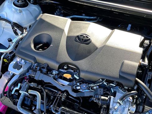 Used 2023 Toyota Camry SE image 31