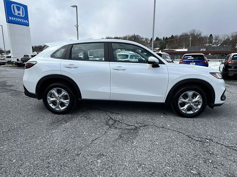 Certified 2025 Honda HR-V LX image 3