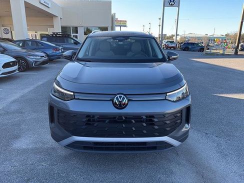 New 2026 Volkswagen Tiguan SE image 2