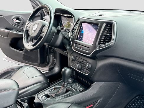 Used 2020 Jeep Cherokee Trailhawk w/ Cold Weather Group AWD/4WD image 5