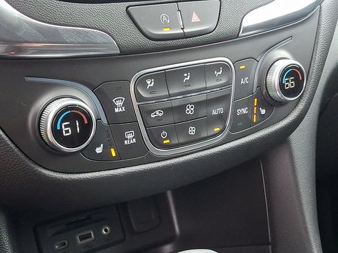 Used 2024 Chevrolet Equinox LT FWD image 15