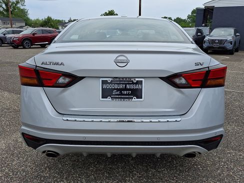 Certified 2023 Nissan Altima 2.5 SV w/ SV Premium Package FWD image 4
