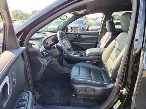 Used 2025 Buick Enclave Sport Touring AWD/4WD image 16