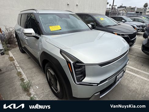 Used 2024 Kia EV9 Wind AWD/4WD image 1