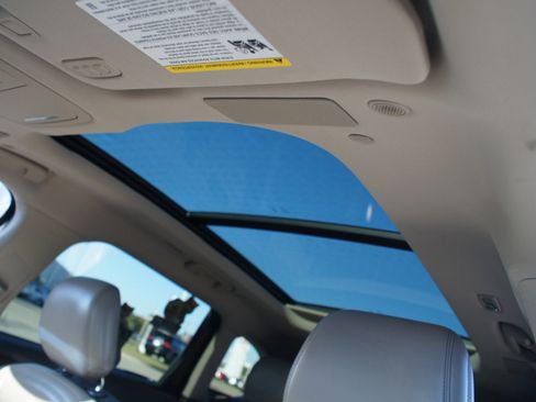 Used 2024 Lincoln Nautilus Reserve w/ Equipment Group 203A image 7