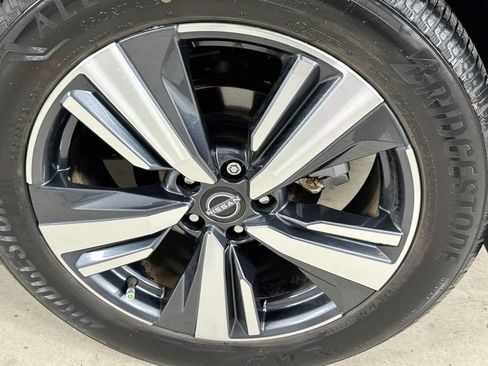 Used 2023 Nissan Rogue SL w/ SL Premium Package FWD image 43