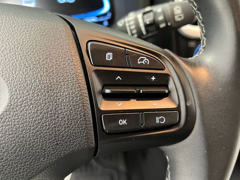 Used 2025 Hyundai Venue SEL image 40