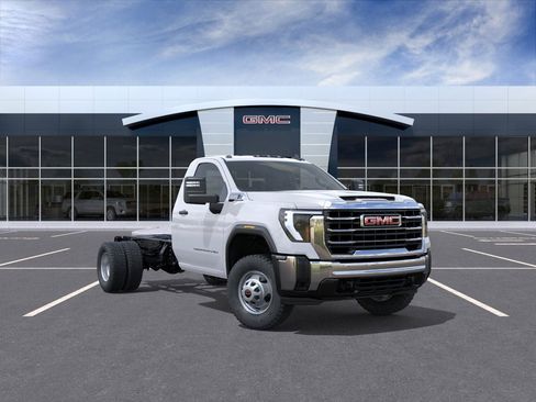 New 2025 GMC Sierra 3500 Pro w/ Convenience Package image 8