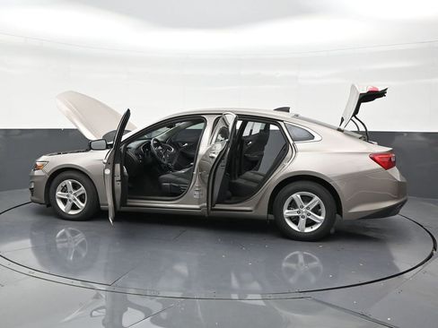 Used 2025 Chevrolet Malibu LS FWD image 31
