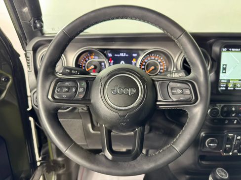 Used 2023 Jeep Gladiator Sport AWD/4WD image 13