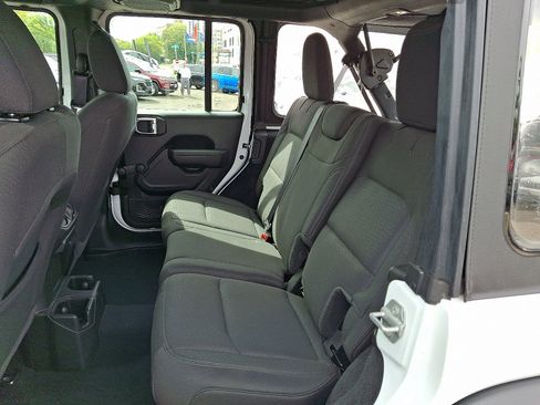 Used 2022 Jeep Wrangler Unlimited Sport image 10