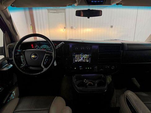 Used 2016 Chevrolet Express 2500 RWD image 17
