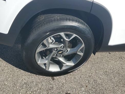 Certified 2024 Chevrolet Trax LT w/ Driver Confidence Package FWD image 5