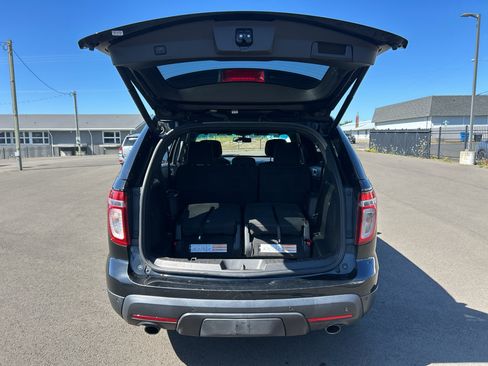 Used 2014 Ford Explorer XLT w/ Equipment Group 201A AWD/4WD image 38