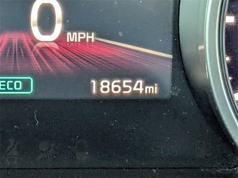 Certified 2024 Kia Carnival LX image 35