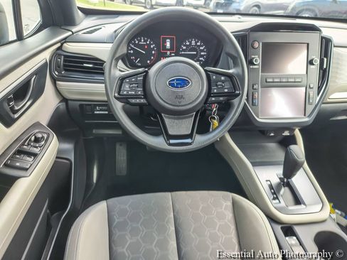 Certified 2025 Subaru Forester AWD/4WD image 10