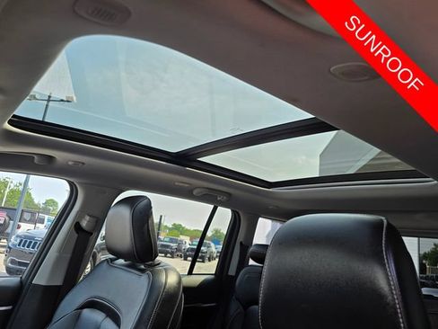 Used 2023 Jeep Grand Cherokee 4WD 4xe image 27