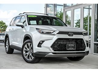 Used 2024 Toyota Grand Highlander AWD video 1