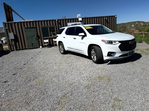 Used 2019 Chevrolet Traverse Premier w/ LPO, Black Accent Package image 5