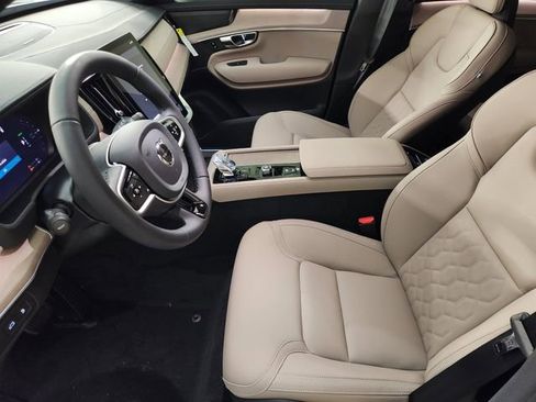New 2026 Volvo XC90 T8 Plus w/ Protection Package Premier AWD/4WD image 14