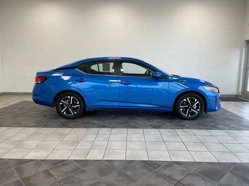 Used 2025 Nissan Sentra SV image 4