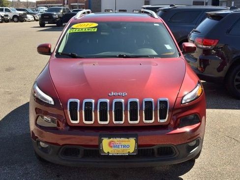 Used 2017 Jeep Cherokee Latitude w/ Comfort/Convenience Group image 3