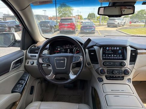 Used 2017 GMC Yukon Denali w/ Open Road Package AWD/4WD image 14