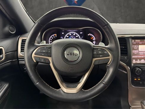 Used 2016 Jeep Grand Cherokee Limited w/ Luxury Group II image 39