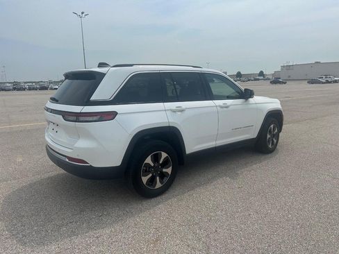Used 2022 Jeep Grand Cherokee Limited 4xe w/ Luxury Tech Group II AWD/4WD image 3