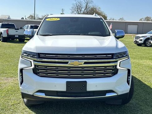 Used 2023 Chevrolet Suburban Premier image 3