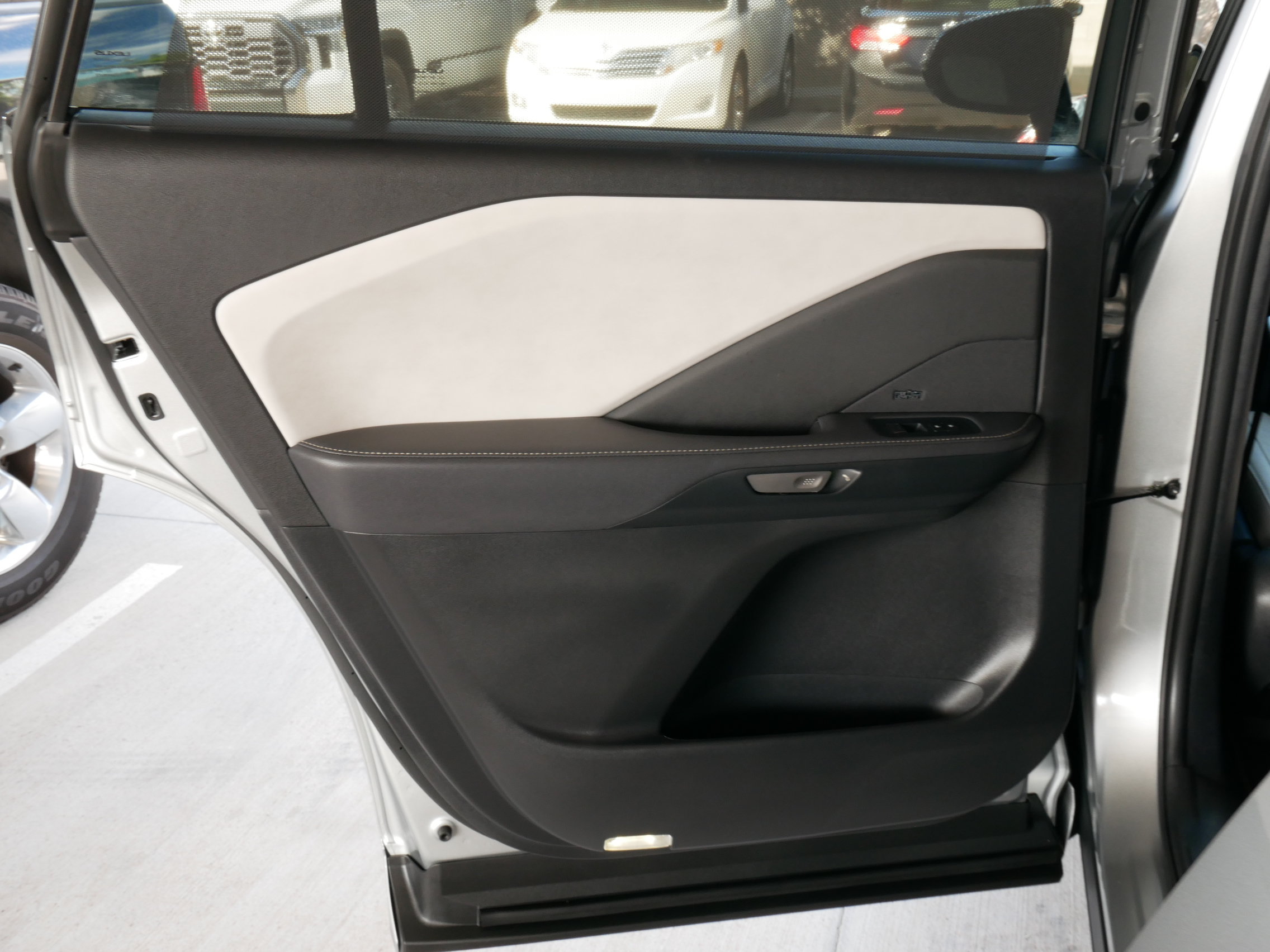 Certified 2026 Lexus TX 550h AWD Plug-In Hybrid w/ Technology Package image 28
